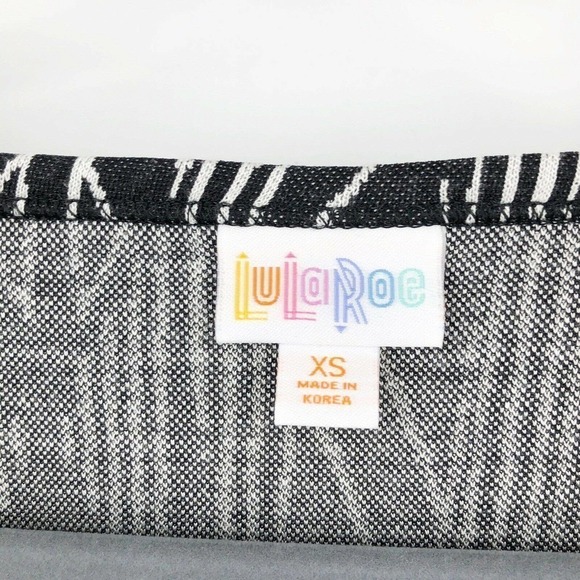 Lularoe Irma Top Black & White Ikat Print Size XS High Low Tunic Half Sleeve NWT - Picture 7 of 12